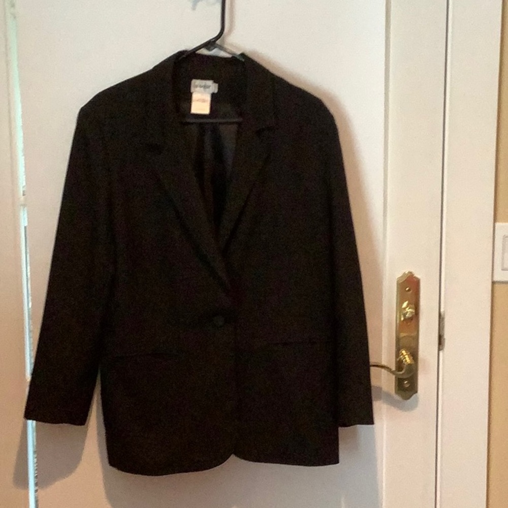 Black blazer by Liz baker